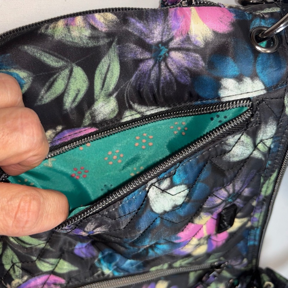 Lug Swivel | Convertible Quilted | Floral Bloom Crossbody Bag Adjustable Strap - Picture 4 of 15